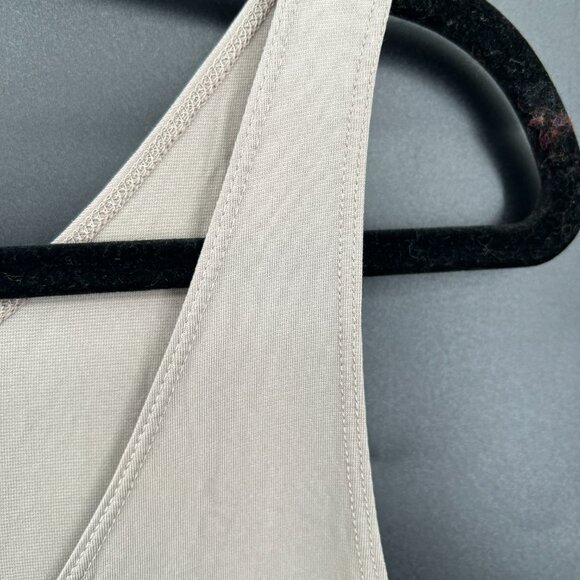 Airism Uniqlo mushroom beige gray tank top cami camisole layering nylon blend L - Picture 7 of 7